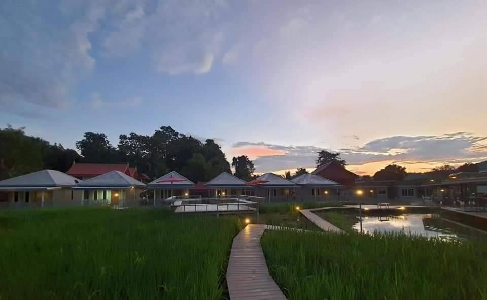 Jeerang Countryside Resort Мехонгсон Екстер'єр фото